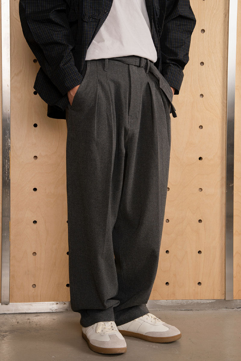 ウエストベルト付きフィットスラックスPS17