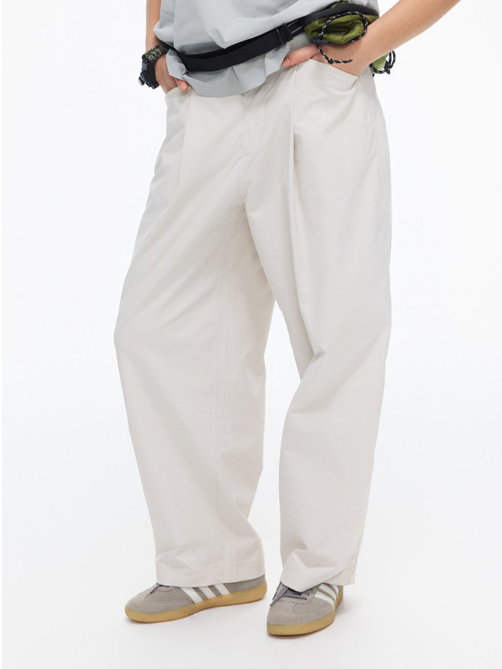 ワイドカーゴスラックス – MB109