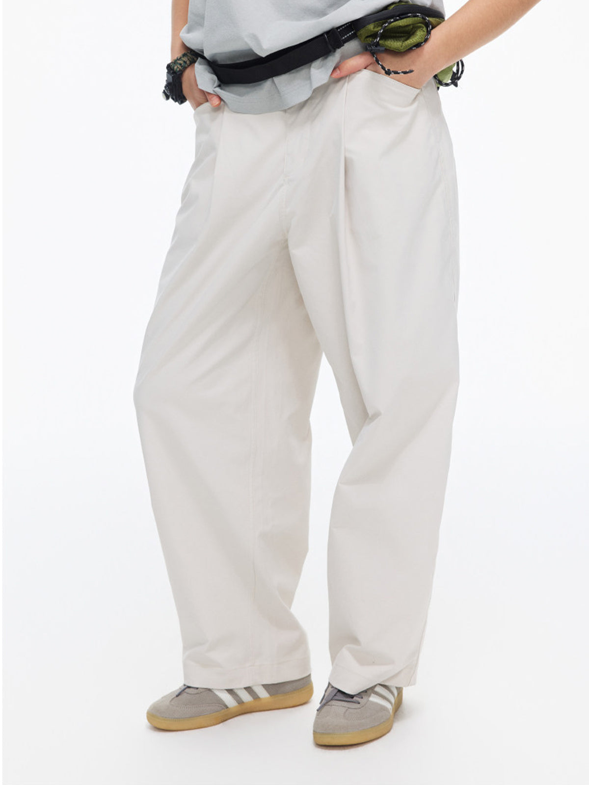 ワイドカーゴスラックス – MB109