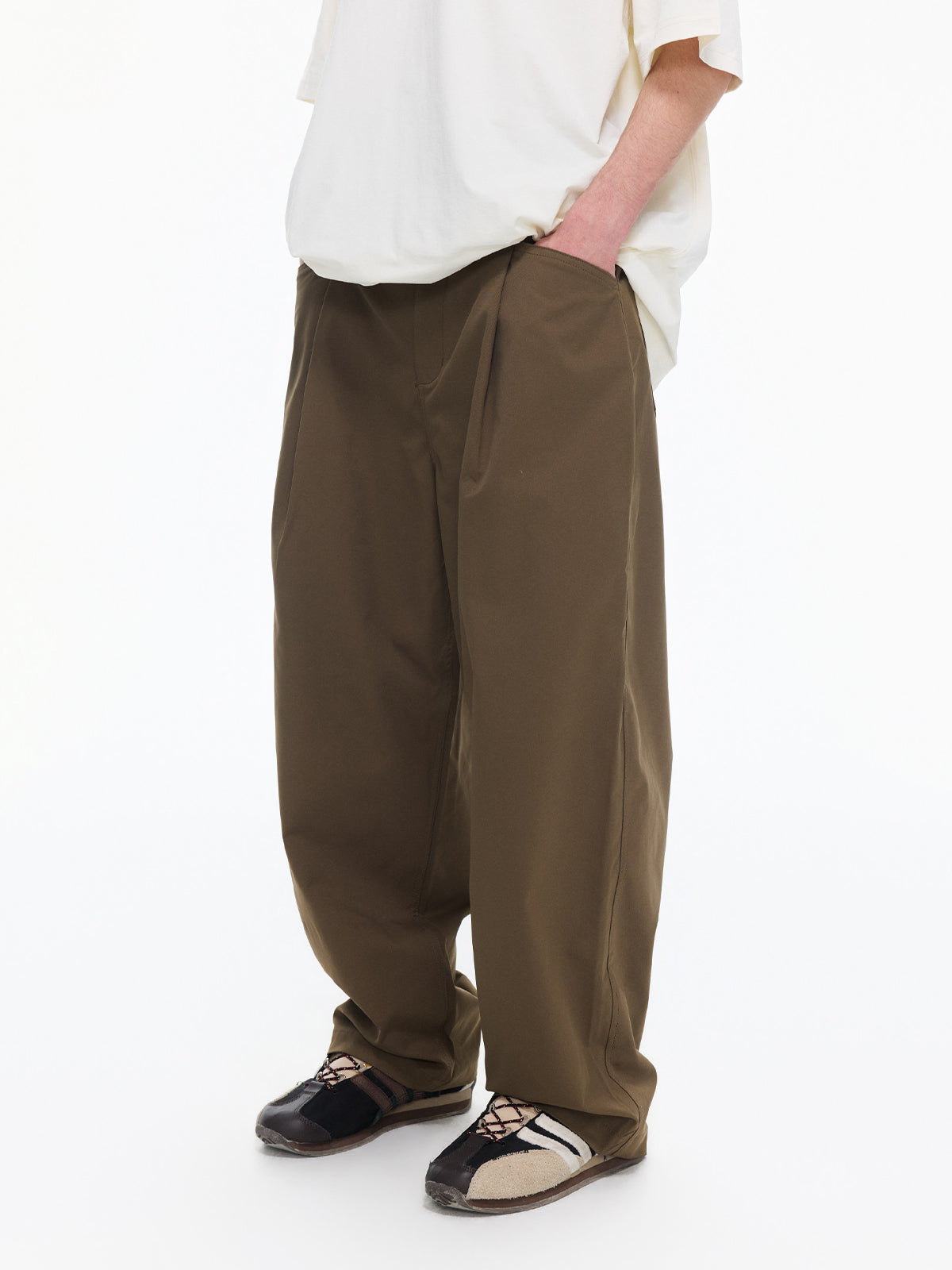 ワイドカーゴスラックス – MB109