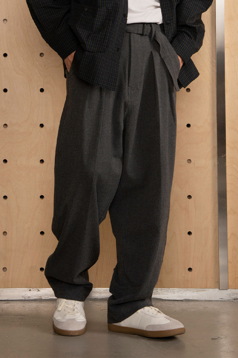 ウエストベルト付きフィットスラックスPS17